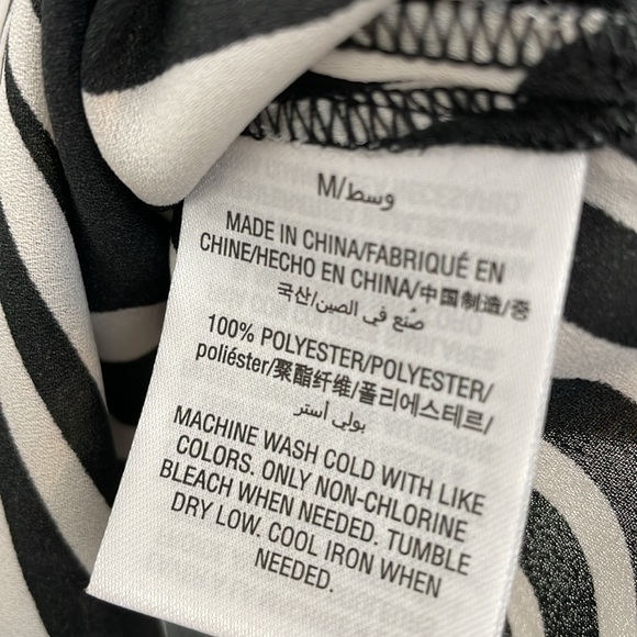 Trina Turk X Inc Zebra Print Tunic Top Pullover V Neck Kimono Sleeve Womens M - Picture 8 of 9